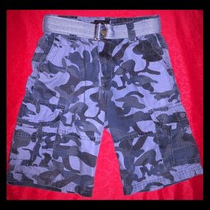 ❤️4 for $20❤️Gray Camo boys shorts w/belt